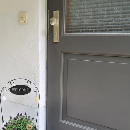 Mandala Mit Terrasse 아파트 오베른첼